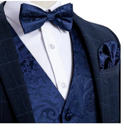 Blå Paisley Vest Sæt: Perfekt til Fest! Bowtie, Hanky & Manchetknapper Inkluderet. Stilrent og Klar til Brug.